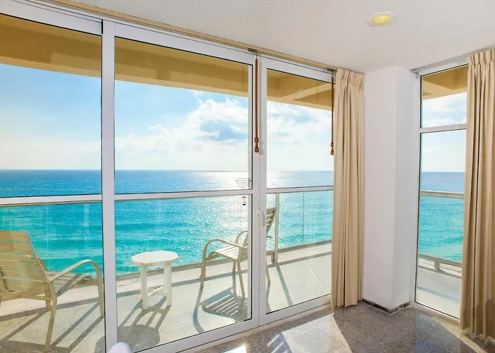 Stunning! 2 Bdrm Beach/Oceanfront Condo On Cancun Beach - Hotel Zone